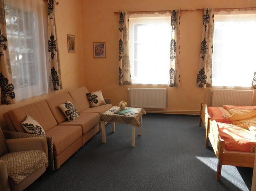 Pension Familia Гаррахов Экстерьер фото