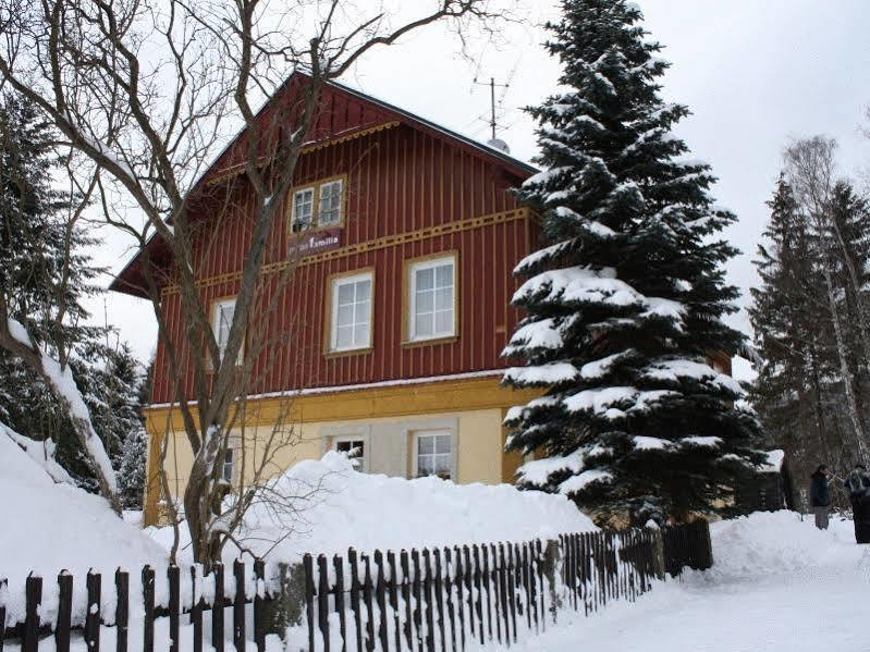 Pension Familia Гаррахов Экстерьер фото