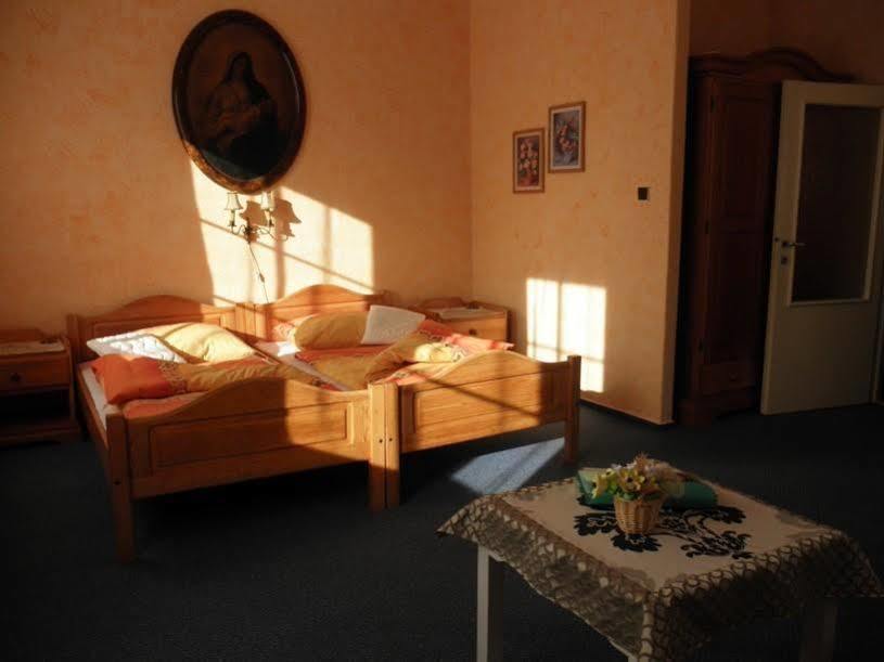 Pension Familia Гаррахов Экстерьер фото