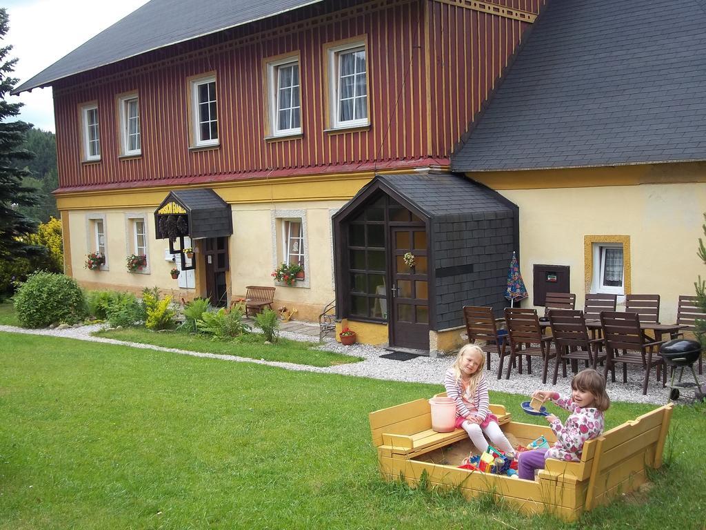 Pension Familia Гаррахов Экстерьер фото