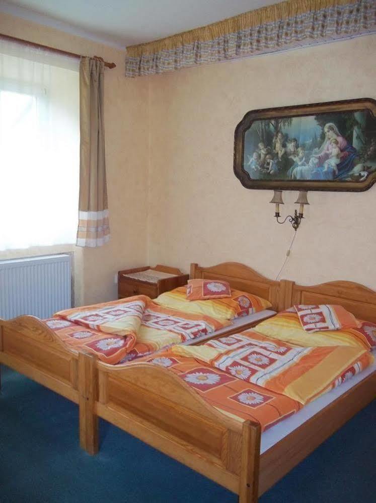 Pension Familia Гаррахов Экстерьер фото