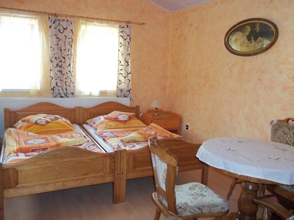 Pension Familia Гаррахов Номер фото