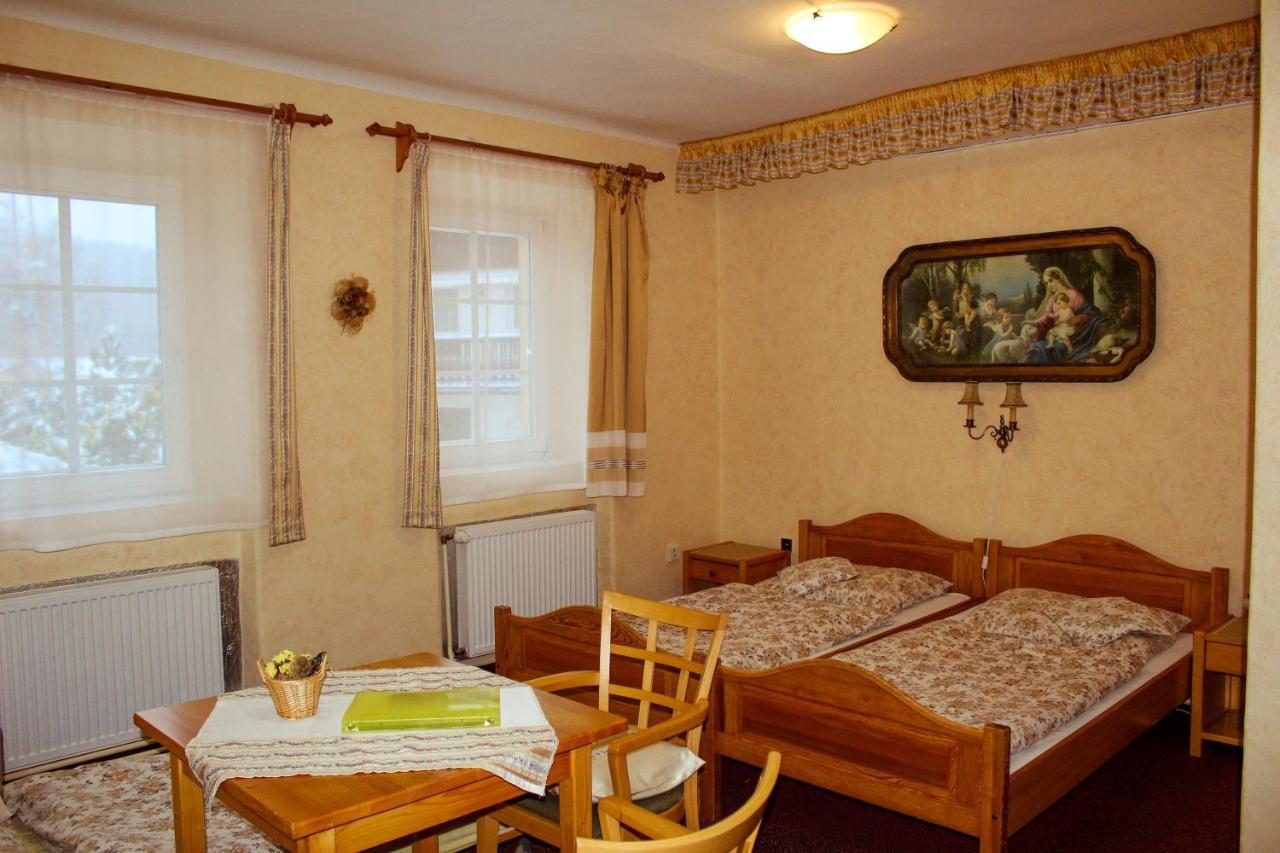Pension Familia Гаррахов Экстерьер фото