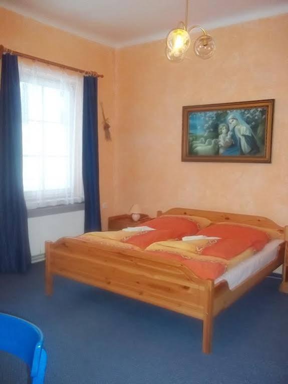 Pension Familia Гаррахов Экстерьер фото